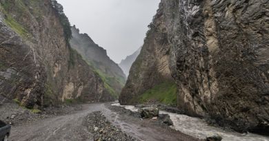 Туристическая достопримечательность — Кармадонское ущелье